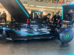 Dibuat dari 192 Ribu Bricks, Brand Mainan Ini Hadirkan Mobil F1 Ukuran Asli 