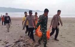 Mayat Wanita Tanpa Busana Ditemukan di Pantai Teleng Ria