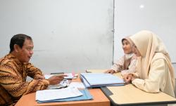Pengambilan Rapor di SMA Wijaya Putra Surabaya, Tiga Jenis Penilaian Wujudkan Pendidikan Menyeluruh