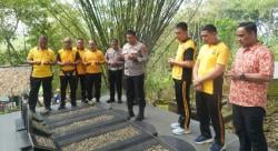 Jelang HUT Bhayangkara ke-79, Polres Tasikmalaya Kota Ziarah ke Makam Mantan Kapolri Banurusman