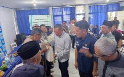 Anggota DPR Salurkan 1.800 Paket Sembako bagi Warga di Kuningan