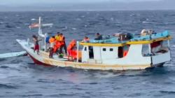 Mati Mesin di Perairan Pulau Dae, Sembilan Nelayan KM Erdogan Dievakuasi Tim SAR Gabungan