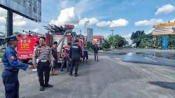 Tumpahan Solar di Bundaran Burung Sebabkan Dua Pemotor Terjatuh, Sudah Dibersihkan