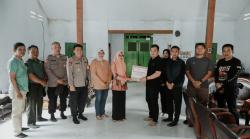 Guru SD Menembus Hutan Demi Mengajar, Winarsih Dapat Apresiasi dari Kapolres Jombang