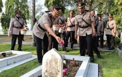 Kapolres Sukoharjo Pimpin Ziarah di TMP Yudo Swargalaya, Refleksi Pengingat Tugas Pengabdian