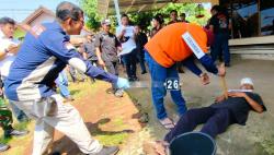 Polisi Rekonstruksi Kasus Pembunuhan Paman oleh Keponakan, 30 Adegan Ungkap Aksi Brutal Pelaku