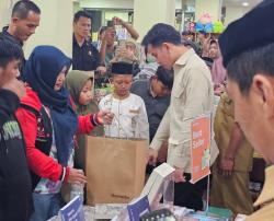 Momen Langka Wapres Gibran Traktir 100 Anak Yatim Belanja di Banyuwangi, Ini yang Ditanyakan