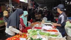 Kacau! Demo Sopir Truk ODOL Bikin Harga Sayur di Pasar Pandeglang Naik Gila-gilaan