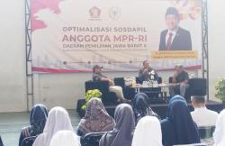 Anggota DPR Rokhmat Ardiyan Serap Aspirasi Guru dan Siswa di SMK Pertiwi Kuningan
