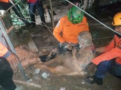 Terjatuh Saat Bersihkan Sumur, Lansia di Tanah Datar Berhasil Diselamatkan
