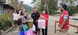 PMI Beri Donasi untuk Korban Kebakaran Rumah di Manggarai Timur NTT