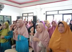 Penuh Canda dan Tawa, Lansia di Desa KaliSapu Cirebon Ikuti Sekolah Lansia Cahaya Hati