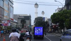 Kejutan! Persib Perkenalkan Pemain Baru dengan Mobitron Keliling Bandung