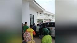 Minibus Tabrak Apotek RS PMC Pamanukan, Remaja 17 Tahun Tewas, Berikut Kronologinya
