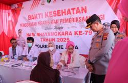 315 Warga Kurang Mampu di Pidie Jaya Aceh Terima Layanan Medis dan Bansos dari Polres