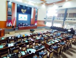 Wakil Ketua Saw Tresna Kritik Pejabat SKPD Tinggalkan Ruangan Sidang saat Paripurna