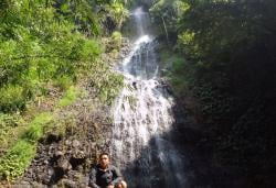 Menelusuri Pesona Curug Surian dan Makam Keramat Tumenggung: Surga Tersembunyi di Perbatasan Cianjur
