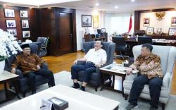Gus Ipul Bertemu Opung Luhut, Matangkan Digitalisasi Bansos demi Tepat Sasaran