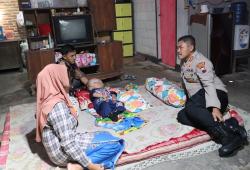 Ibu Balita Penderita Hidrosefalus di Sumberjatipohon Menahan Tangis Saat Dikunjungi Kapores Grobogan
