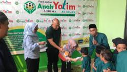 Puluhan Anak Yatim dan Duafa di Majalaya Bandung Semringah Dapat Bantuan