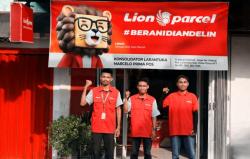 Lion Parcel Larantuka: Antara Paket dan Pengabdian