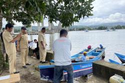 Pemkot Ambon Salurkan Bantuan Mesin dan Perahu untuk Nelayan di 5 Kecamatan