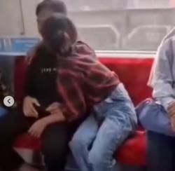 Viral Sepasang Remaja Asyik Masyuk Mesum di Kereta, Tak Peduli Penumpang Lain