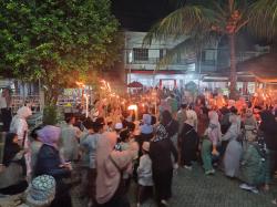 Menyambut Malam 1 Suro, Ribuan Warga Desa Bulakan Turun ke Jalan Gelar Arak-Arakan