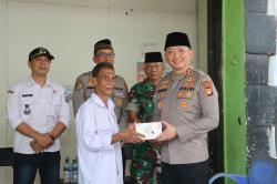 HUT Bhayangkara, Polres Tangsel Serahkan CCTV untuk Pos Kamling di Cirendeu