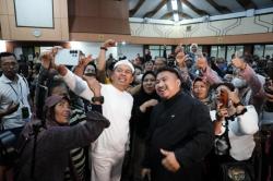 Bupati Subang dan Gubernur Serahkan Bantuan bagi Pedagang Jalancagak Terdampak Penertiban Lapak