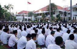 Kota Kediri Gelar Istighosah Akbar, 27 Ribu Jamaah Penuhi Jalanan Sambut Tahun Baru Islam 1447 H