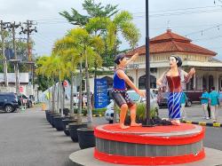 Lengger dan Bawor Meriahkan Stasiun Purwokerto, KAI Suguhkan Nuansa Budaya Banyumas