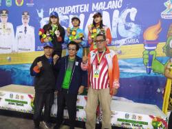 Hebat! Atlet Renang Jombang Bilqis & Baiq Aisyah Sumbang Emas di Porprov Jatim IX 2025