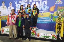 Top! Atlet Renang Jombang Bilqis dan Baiq Aisyah Raih Medali Emas Porprov Jatim IX 2025