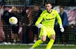 Keren, Persib Dapatkan Kiper Inggris Adam Przybek Gantikan Kevin Mendoza Pindah ke Thailand