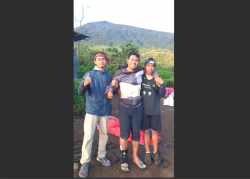 BREAKING NEWS Pendaki Malaysia Terjatuh di Gunung Rinjani, Selamat Setelah Ditolong Porter
