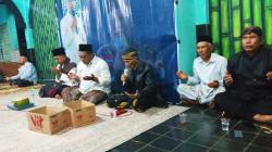 Jamaah Padang Bulan Gelar Istighotsah dan Tirakatan Suro, 45 Ingkung dan Satu Ekor Kambing Disantap