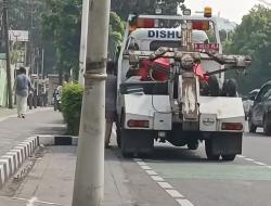 Viral Petugas Derek Terima Sebungkus Rokok dari Sopir Bajaj, Begini Respons Kadishub!