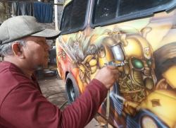 Sentuhan Ajaib Airbrush Agus P: 30 Tahun Menari di Atas Permukaan Logam