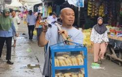 Cerita Edwin Super Bejo Jadi Penjual Roti Pikul, Presenter Kondang 1990-an