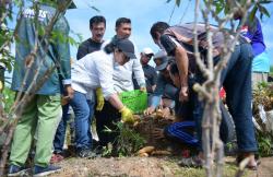 Wali Kota Semarang Agustina Tanam Singkong-Ubi Manfaatkan Lahan Kosong Guna Perkuat Ketahanan Pangan