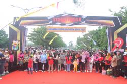 Ribuan Warga Meriahkan Hari Bhayangkara ke-79 di Lampung Tengah, Ikuti Jalan Sehat dan Senam Bersama