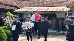 Pemakaman Bripda Priyo Budiharto yang Gugur Tertimpa Pohon Jelang Kenaikan Pangkat