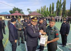 Kopda Dedi, Babinsa Koramil 423-02/PH Raih Penghargaan dari Kepolisian Bengkulu Utara