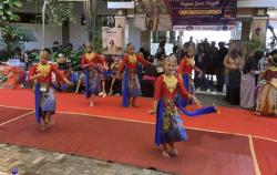 Libur Sekolah, Pelajar Unjuk Bakat Tari di Kota Semarang