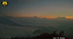 Erupsi Gunung Raung, Kolom Abu Setinggi 400 Meter Mengarah ke Arah Barat