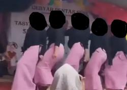 Viral Siswi SD Joget Erotis di Acara Perpisahan, Disawer dan Penonton Berteriak Gembira
