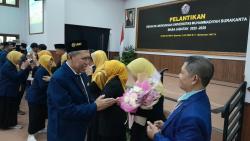 Rektor UMS Lantik 12 Dekan Baru, 6 Diantaranya Terdiri Srikandi