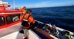 Empat Pemancing Dievakuasi Selamat oleh Tim SAR, Perahu Mati Mesin di Perairan Samboja