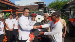 Alsintan Rp1,1 Miliar Diserahkan ke 17 Kelompok Tani di Jepara, Bupati: Dukung Ketahanan Pangan